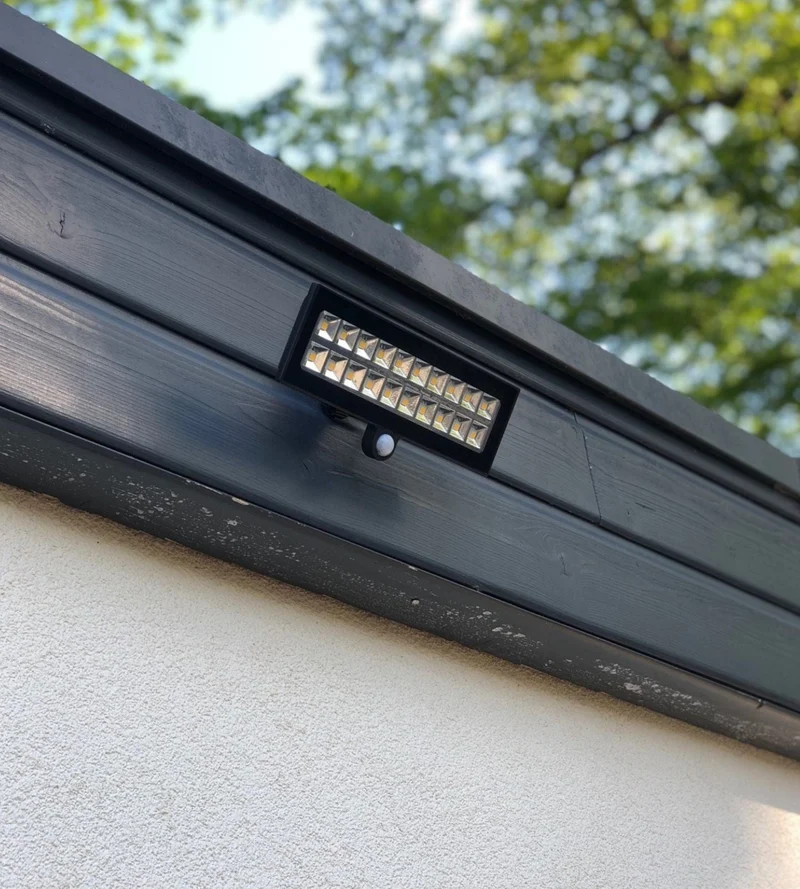 Projecteur extérieur LED solaire POWER–2000, avec détecteur, Télécommandable