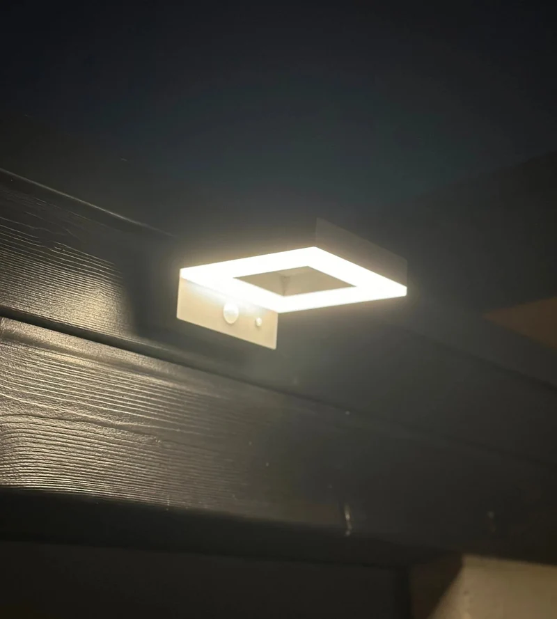 Applique murale solaire extérieure LED LETINA blanche avec détecteur