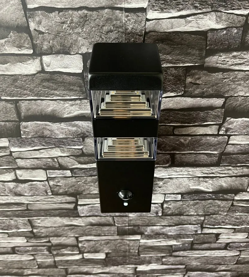 Applique murale extérieure LED Pyramide 1000 lumens avec détecteur