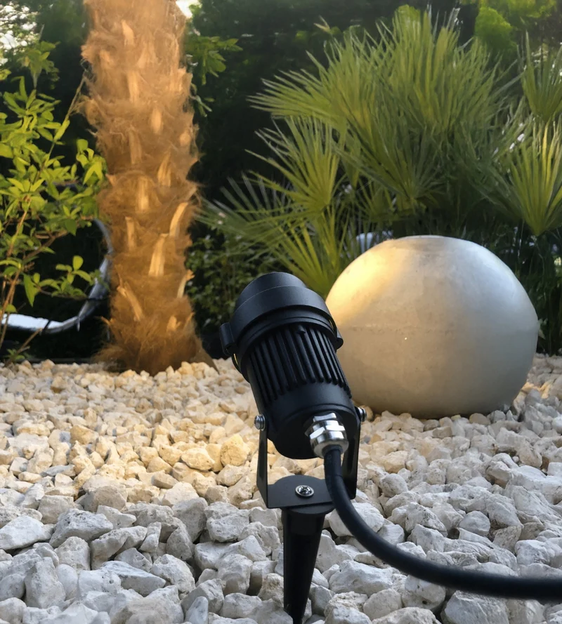 Spot piquet led extérieur noir DEC–GL5BC - 230V - 300 lumens - Blanc chaud 3500K°