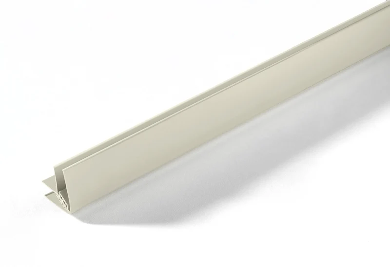 Profil d'angle PVC pour lambris 10 mm épais.