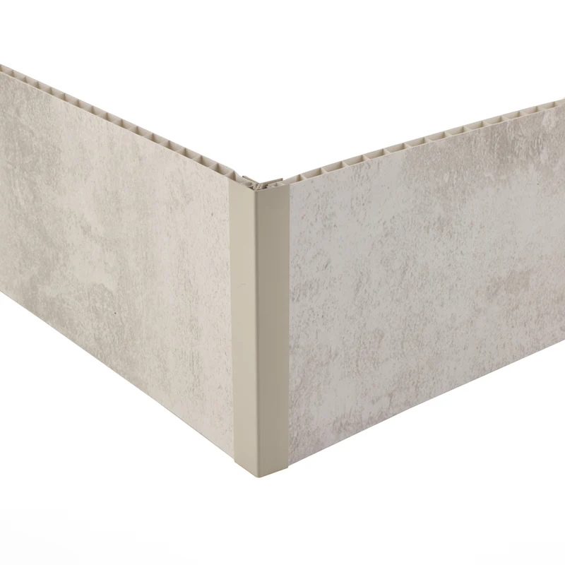 Profil d'angle PVC pour lambris 10 mm épais.