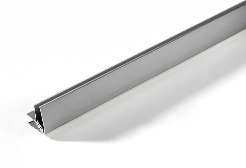Profil d'angle en PVC pour lambris 8 mm épais.