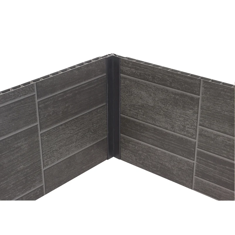 Profil d'angle en PVC pour lambris 8 mm épais.