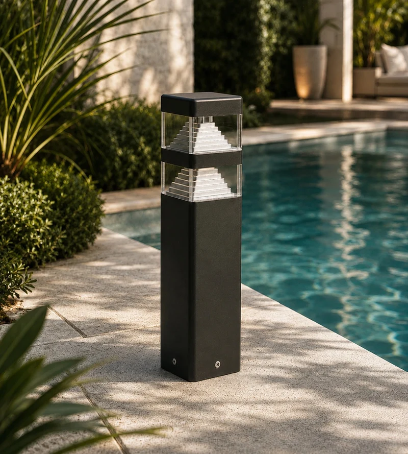 Borne extérieure LED Pyramide 1000 lumens abords de piscine - 12V