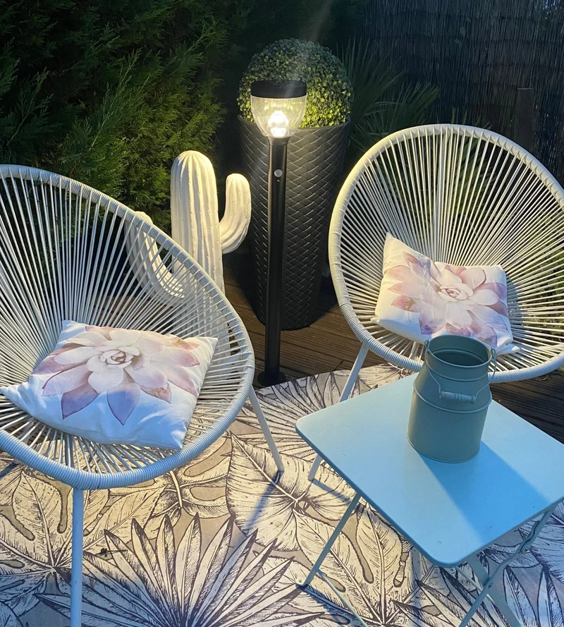 Borne solaire extérieure LED LUNA noire avec détecteur - 3 modes d'éclairages de 75 à 600 lumens