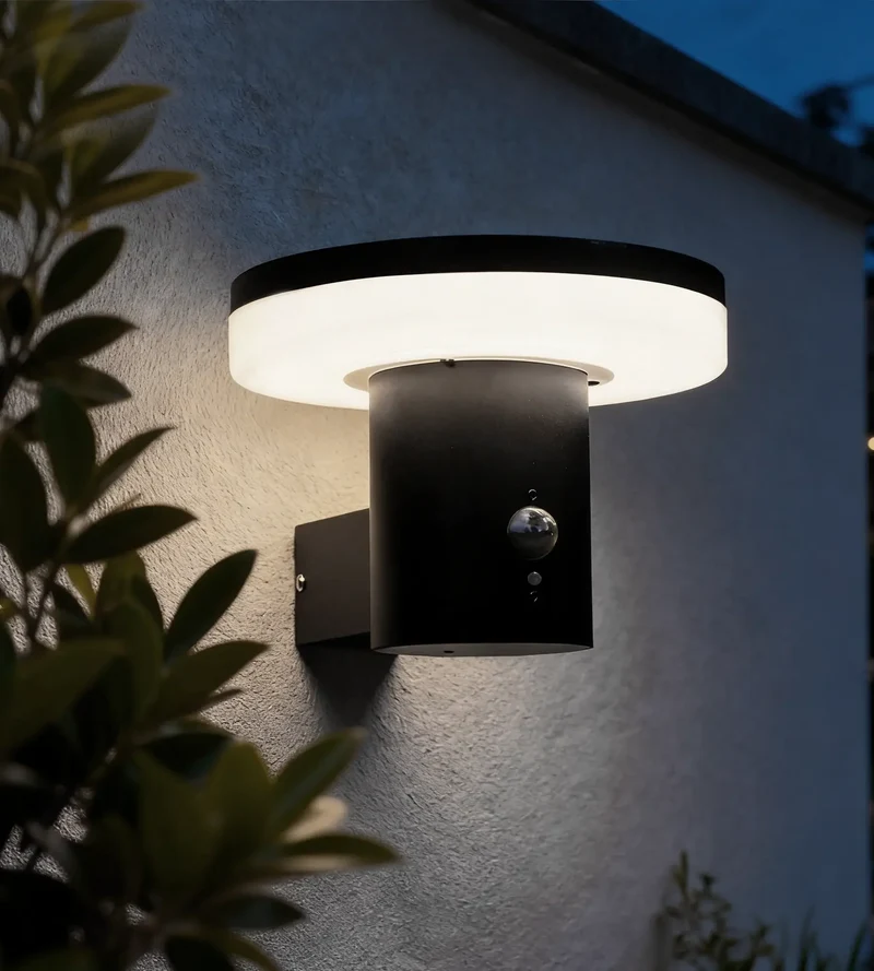 Applique murale solaire extérieure LED ALTO+ noire avec détecteur - 3 modes d'éclairage 150 à 1000 lumens
