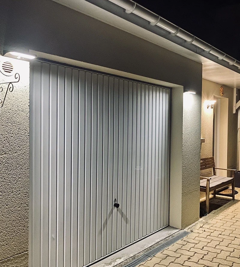 Applique murale solaire extérieure LED PULSAR noire avec détecteur - 3 modes d'éclairage 100 à 1000 lumens