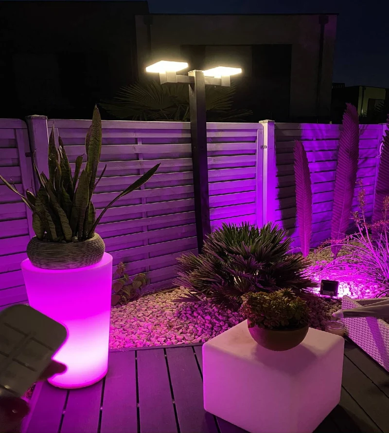 Lampadaire solaire LED SUN–2000 noir 120/200 cm Télécommandable