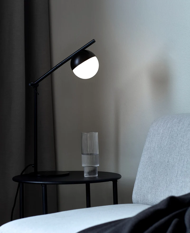 Contina | Bordlampe | Sort