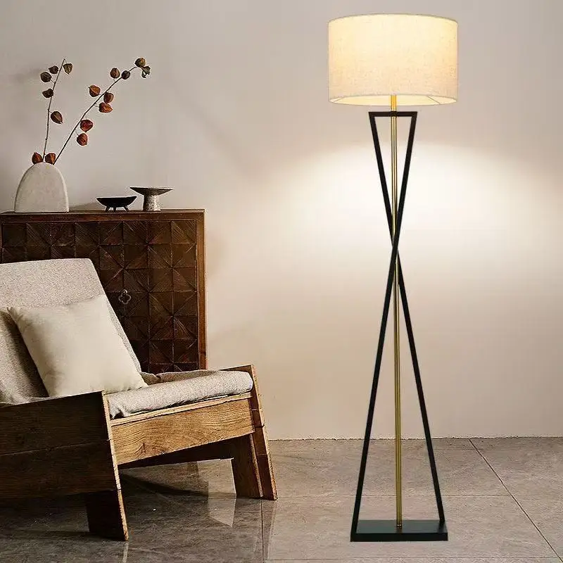 Lampadaire Noir Style Moderne