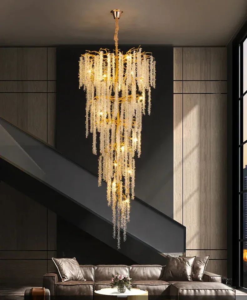 Grand Lustre en Escalier Avec Suspensions en Cristal