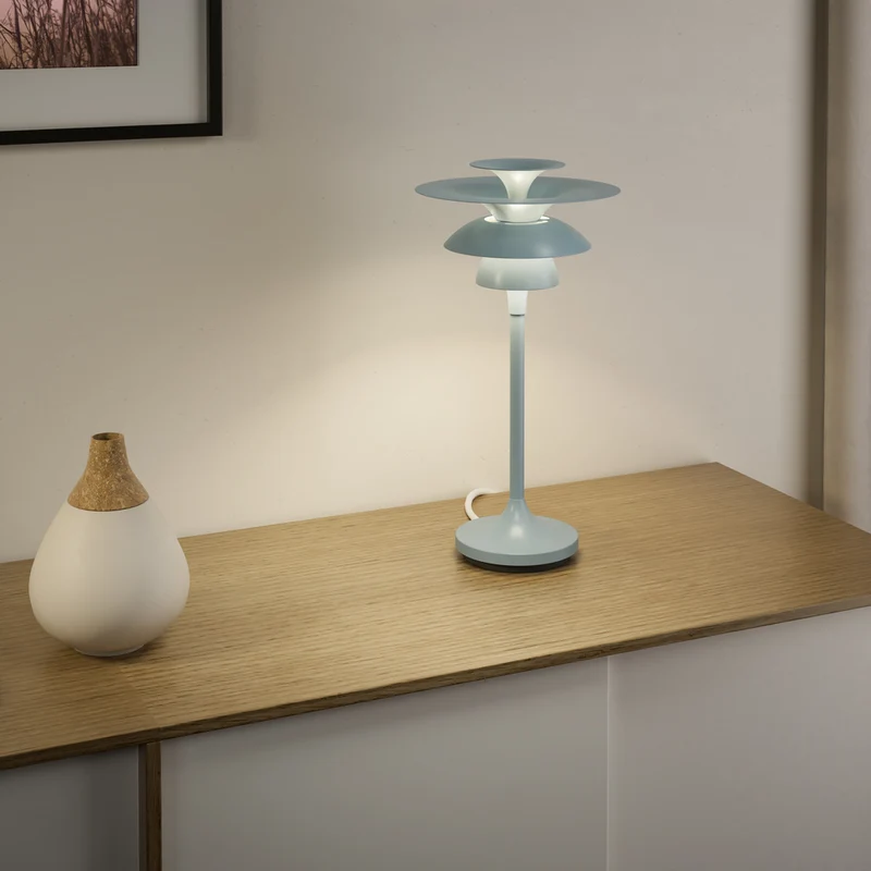 Bordslampa Picasso höjd 34,8cm isblå