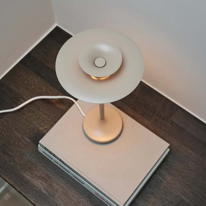 Bordslampa Picasso höjd 34,8cm nougat