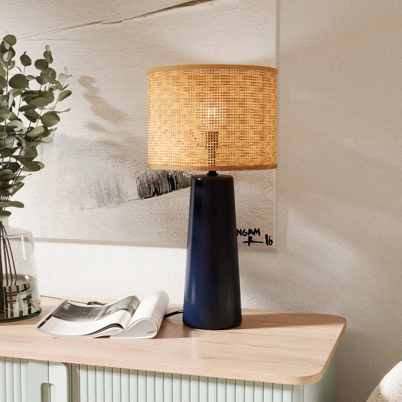 Lampe à poser en céramique et rotin