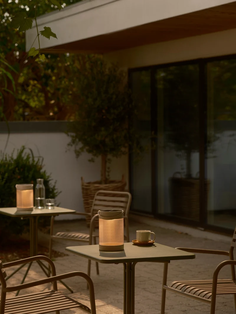 Coupar Solar | Bordlampe | Sandfarvet
