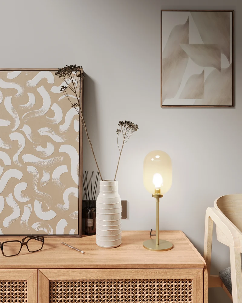 Lampe à poser en métal doré