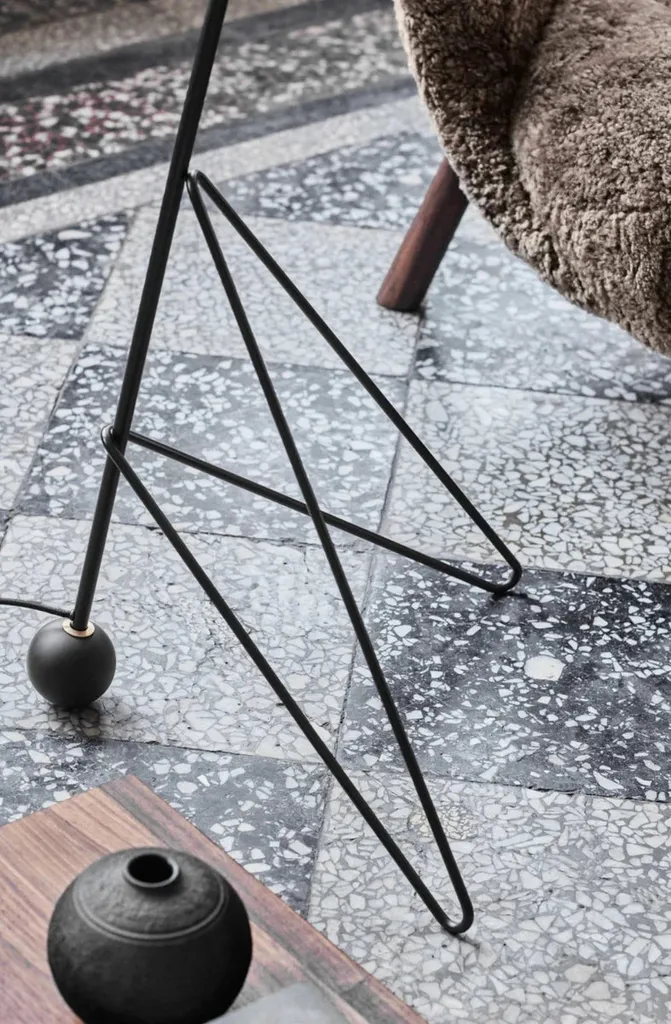 TRIPOD HM8 - GULVLAMPE - BLACK