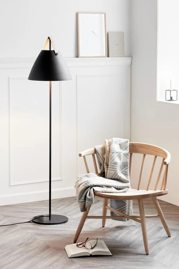 Strap Gulvlampe Sort - Design For The People