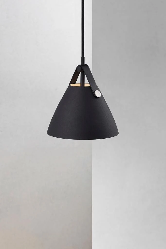 Strap 16 Pendel Sort - Design For The People