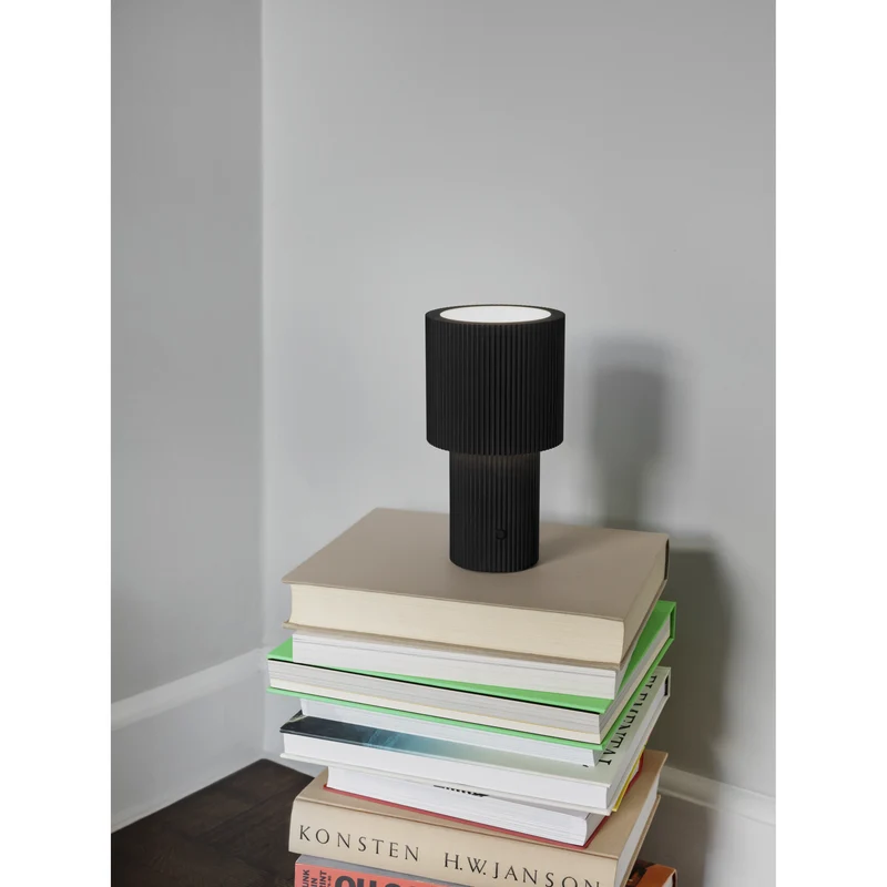 ILUMA - PORTABLE LAMPE - SORT