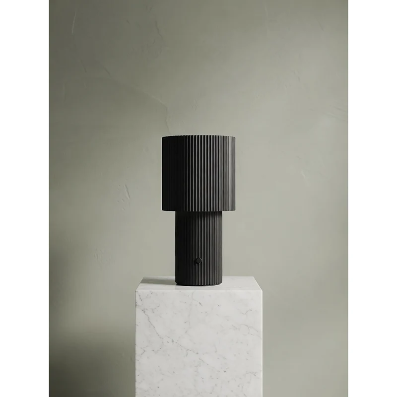 ILUMA - PORTABLE LAMPE - SORT