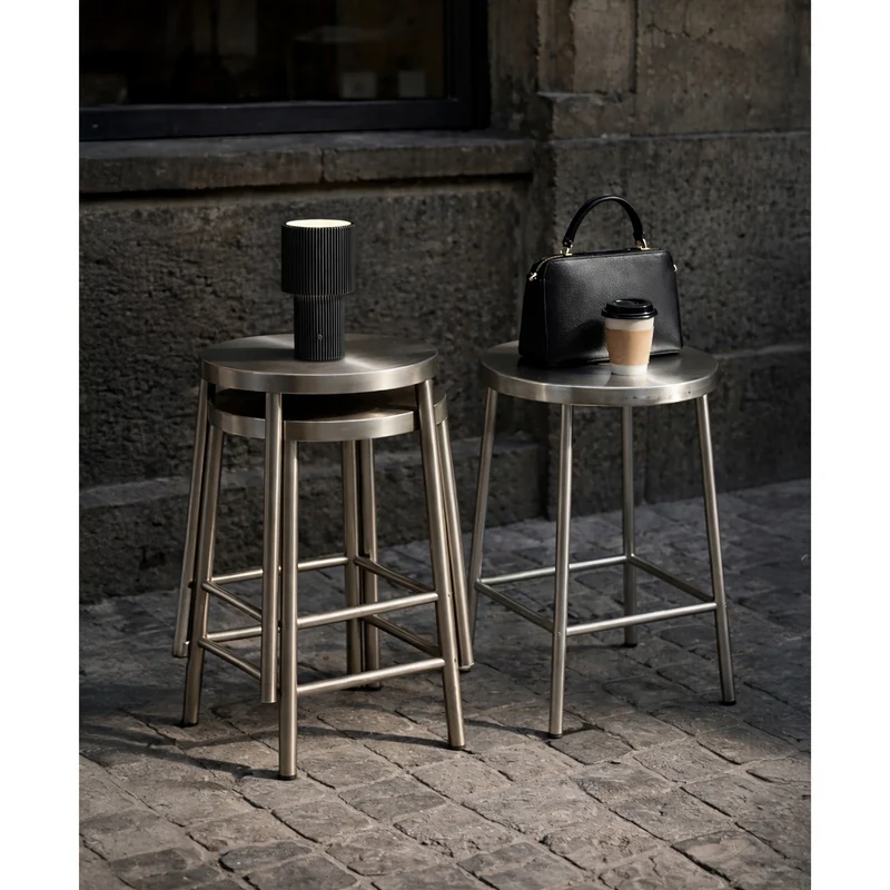 ILUMA - PORTABLE LAMPE - SORT