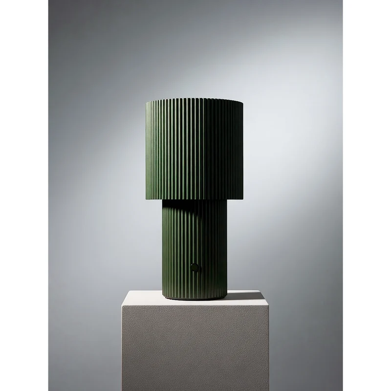 ILUMA - PORTABLE LAMPE - OLIVENGRØN