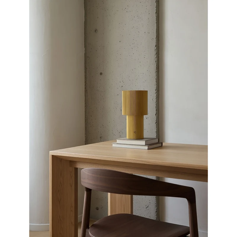 ILUMA - PORTABLE LAMPE - GULD