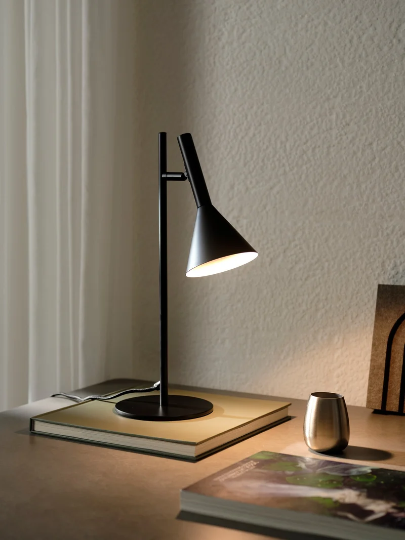 Kelvis | Bordlampe | Sort