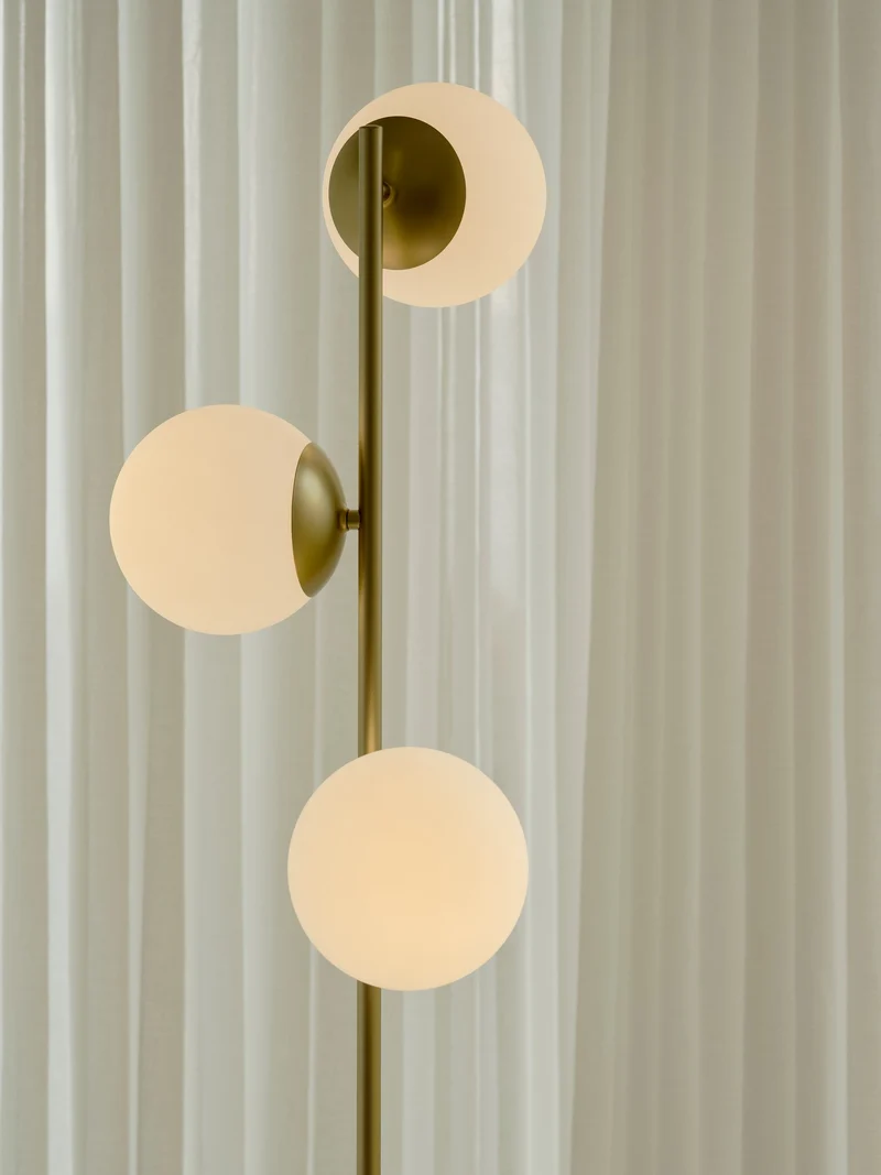 Lilly | Gulvlampe | Messing