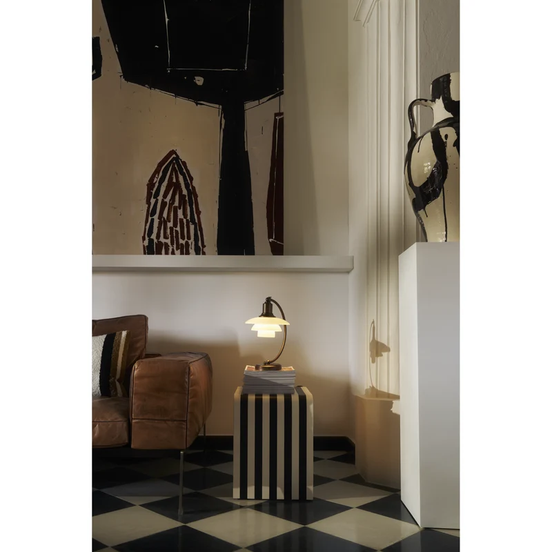 PH 2/2 - BRUNERET MESSING OG OPALGLAS BORDLAMPE - LOUIS POULSEN