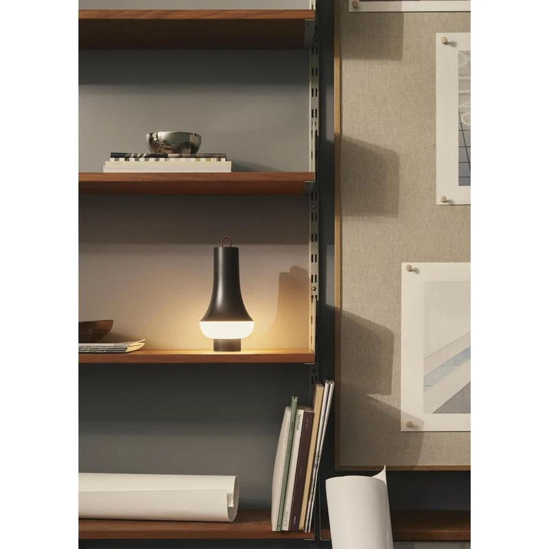 Tomoshi Portable - bordlampe - mørkebrun | Louis Poulsen