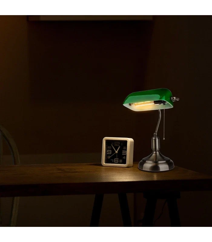 Klassisk skrivebordslampe med grønt glas - vintage stil