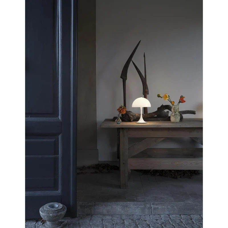 PANTHELLA 250 - BORDLAMPE PORTABLE - HVID OPALT AKRYL