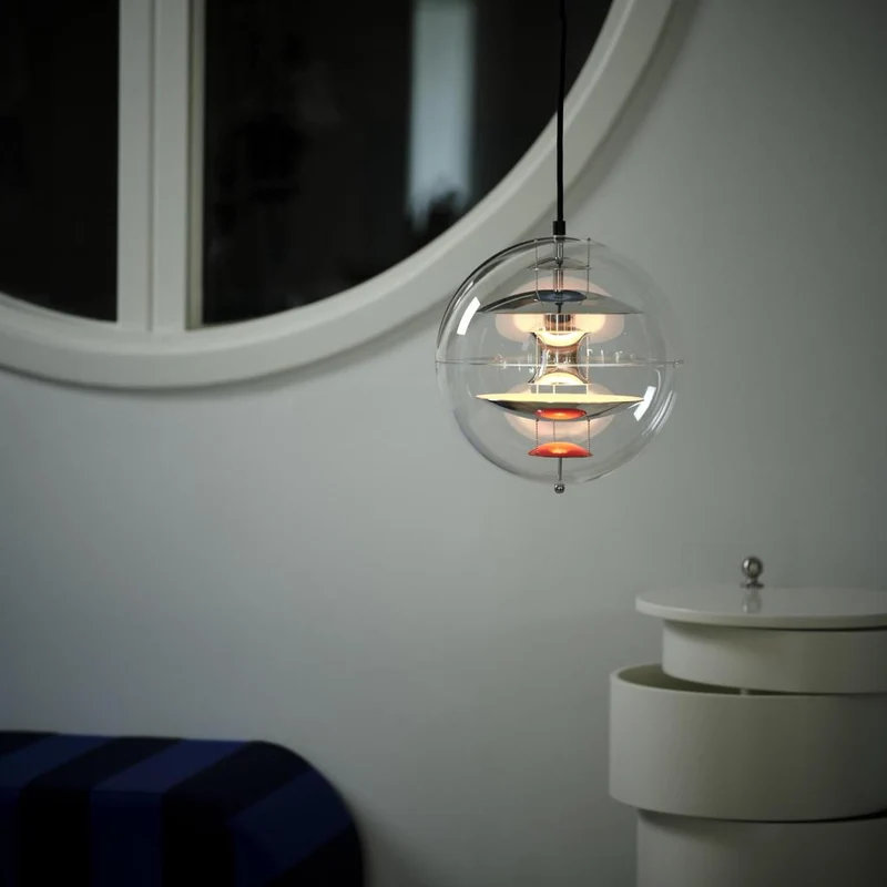 VP Globe Ø28 Pendel - Verner Panton (Akryl og Aluminium, 2,5 m Kabel)