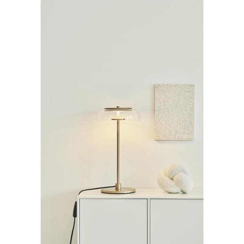 https://lampeagenten.dk/products/blossi-bordlampe-nordic-guld-klar-led-daemp-1