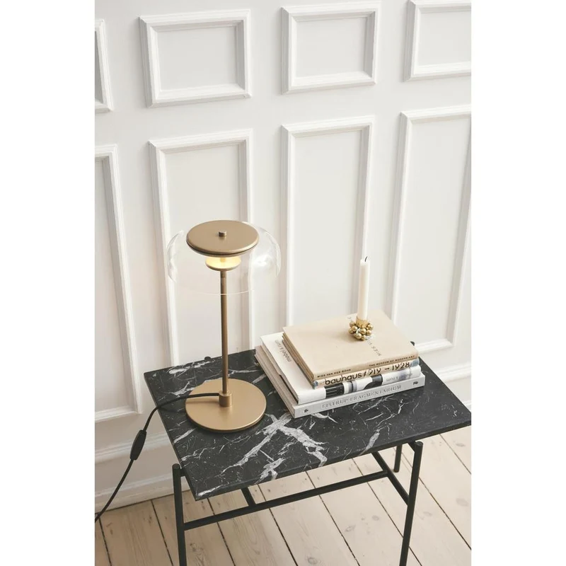 https://lampeagenten.dk/products/blossi-bordlampe-nordic-guld-klar-led-daemp-1