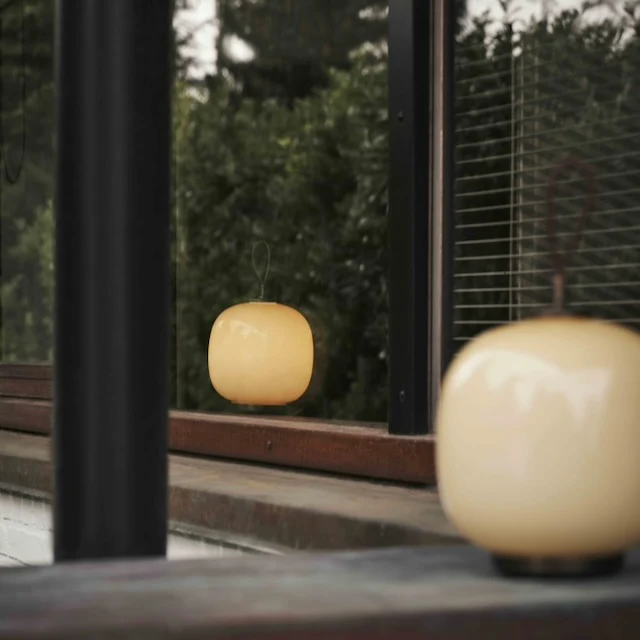 VL45 RADIOHUS - PORTABLE - PALE YELLOW GLAS