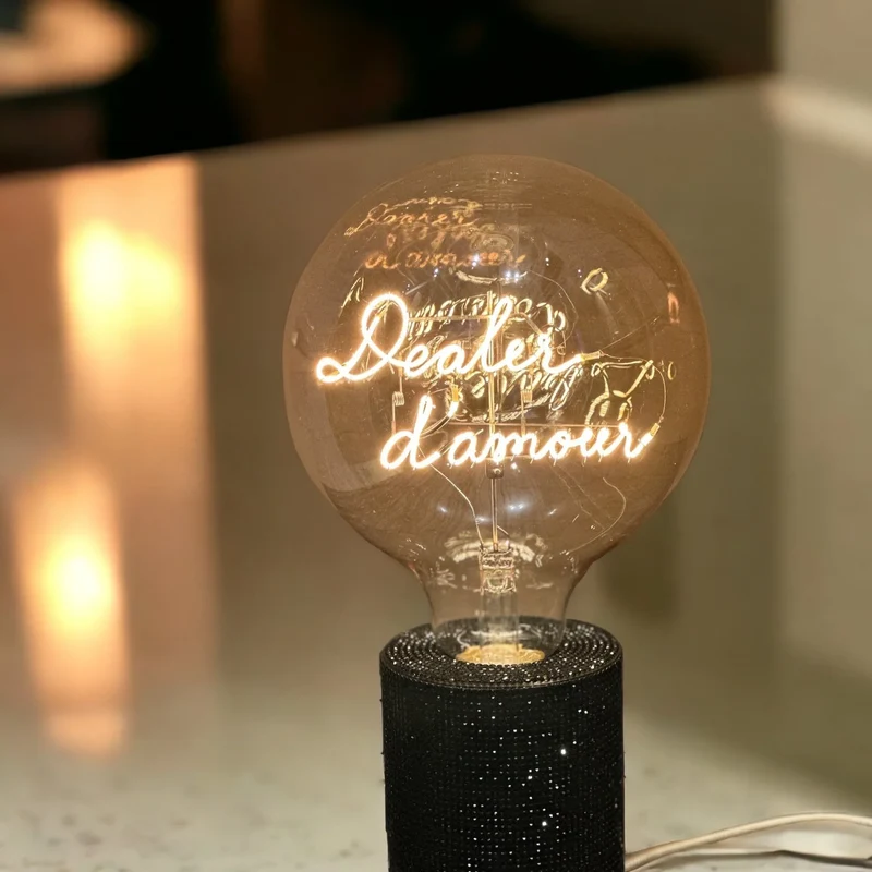 Ampoule décorative LED "Dealer d'amour" - Message In The Bulb