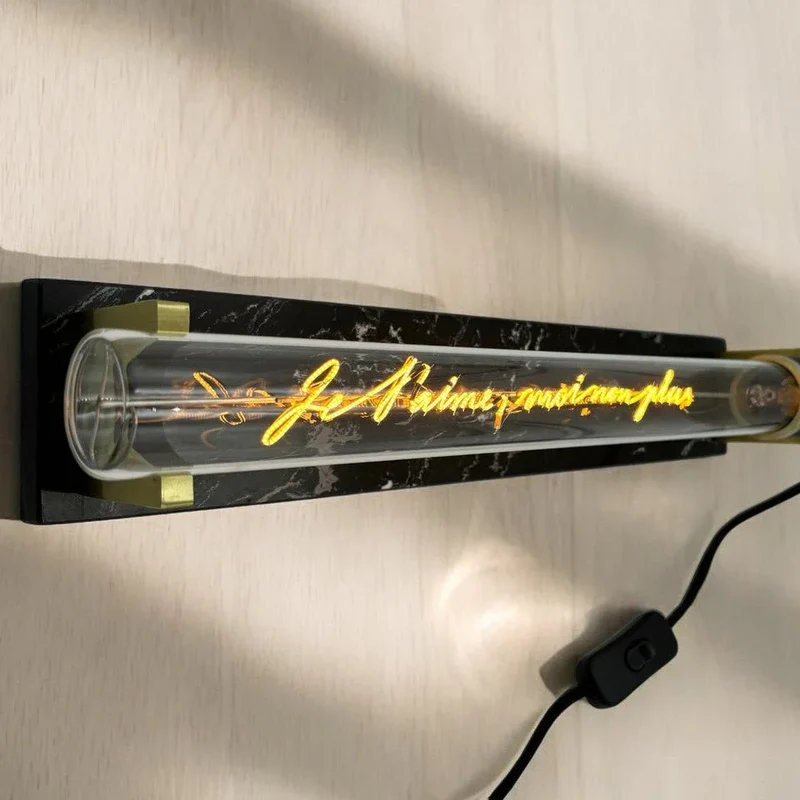 Ampoule décorative LED “Je t'aime moi non plus” – Message In The Tube