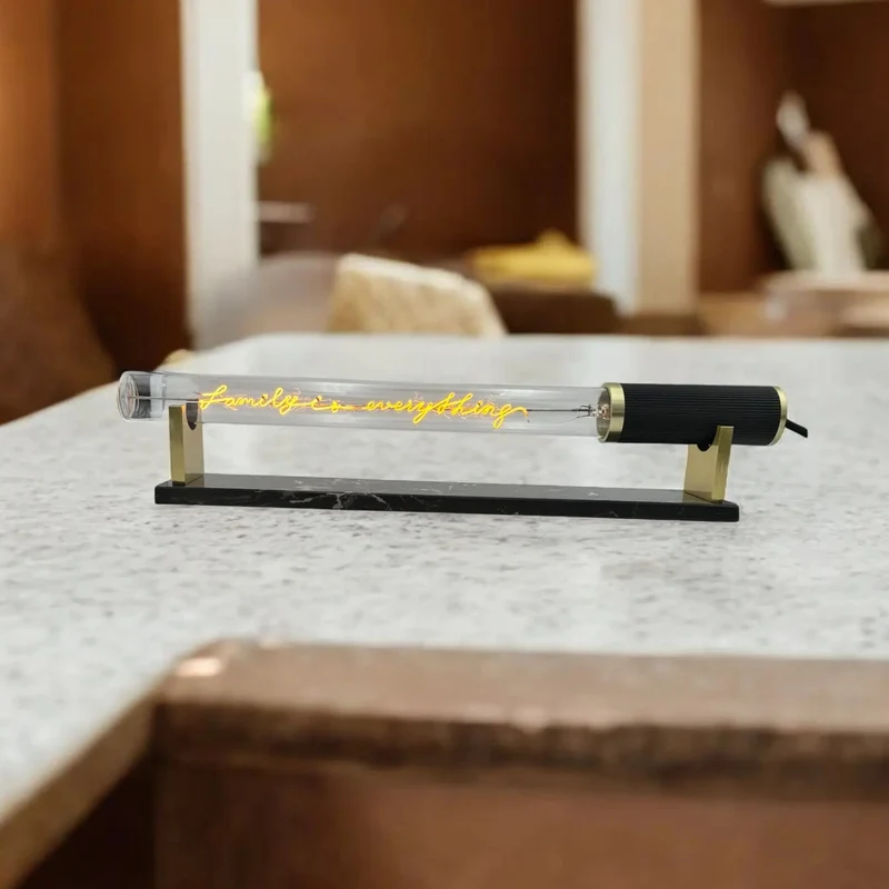 Ampoule décorative LED “Family is everything” – Message In The Tube