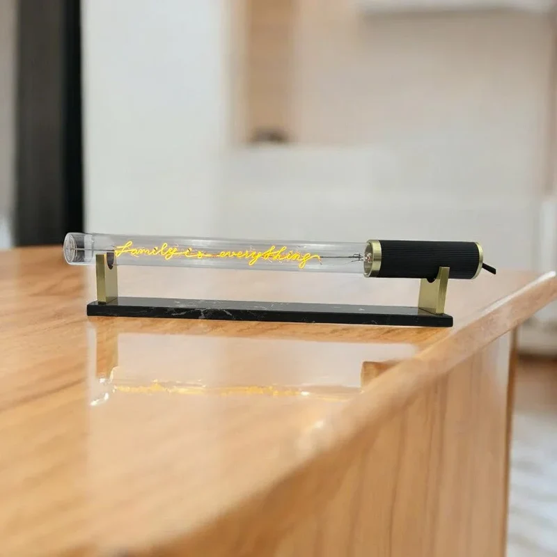 Ampoule décorative LED “Family is everything” – Message In The Tube