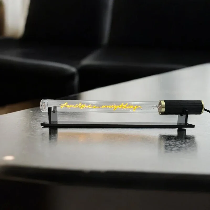 Ampoule décorative LED “Family is everything” – Message In The Tube