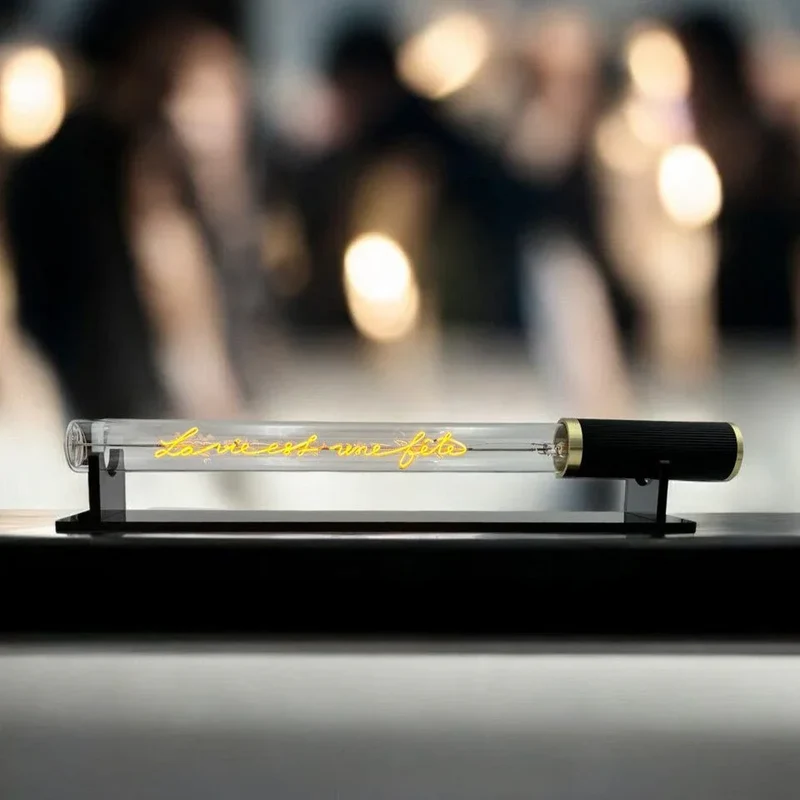 Ampoule décorative LED “La vie est une fête” – Message In The Tube