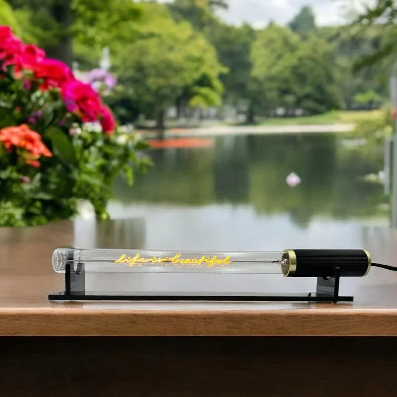 Ampoule décorative LED “Life is beautiful” – Message In The Tube