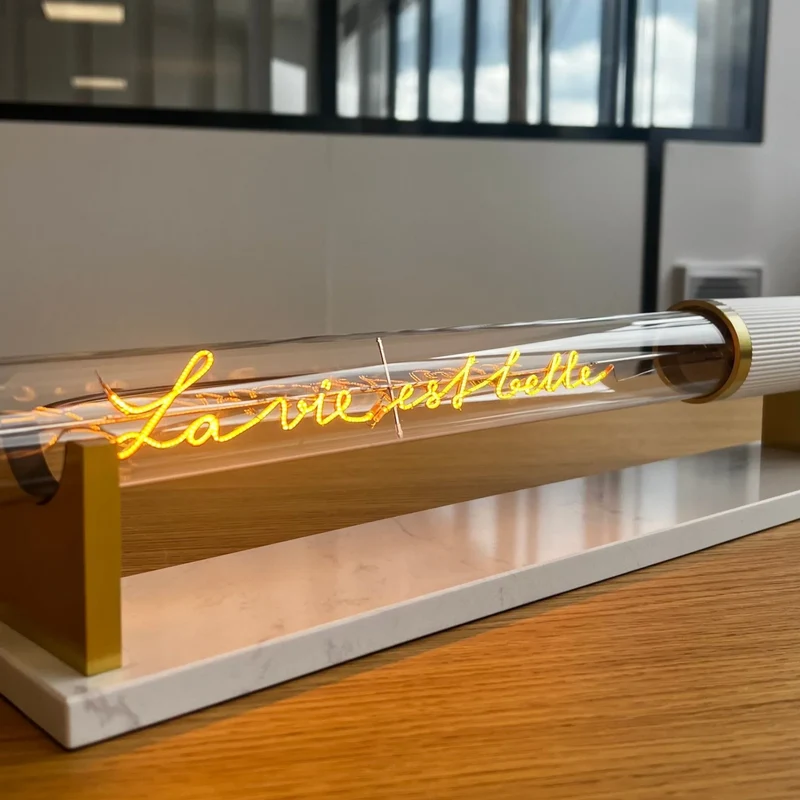 Ampoule décorative LED “La vie est belle” – Message In The Tube