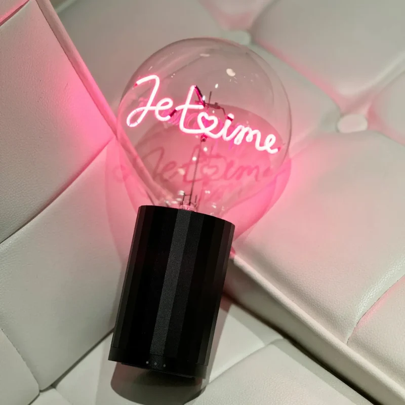 Ampoule décorative LED sans fil "Je t'aime" - Message In The Bulb