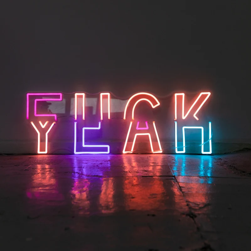 Fuck Yeah by Ceizer, signe en néon LED