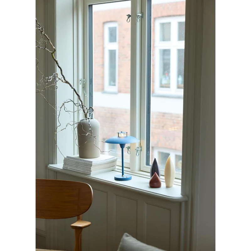 Stepp 1-2-3 Portable - Mørke Blå - Genopladelig bordlampe i stilrent dansk design